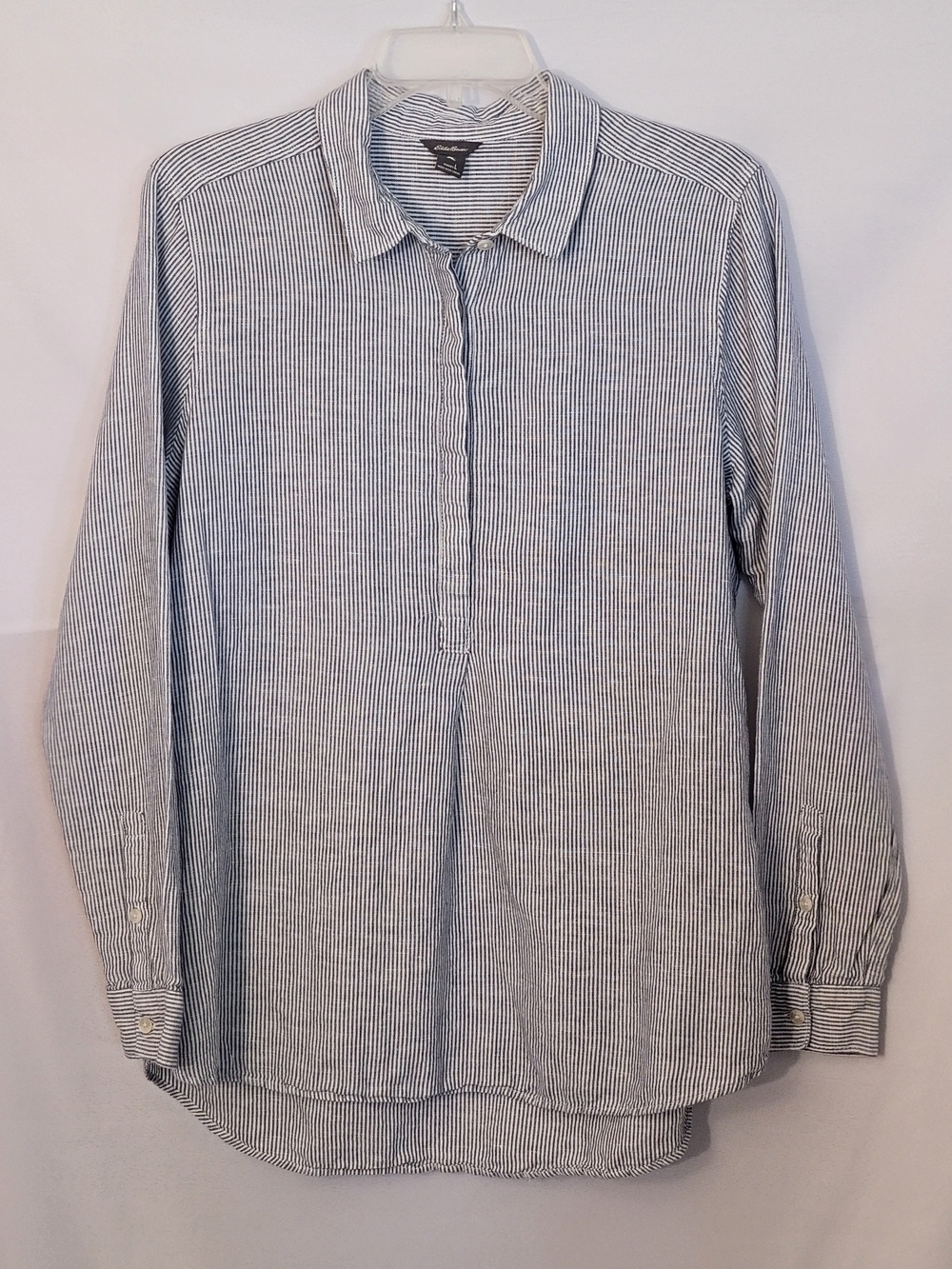Eddie Bauer Navy and White Pin Stripe Shirt Size L